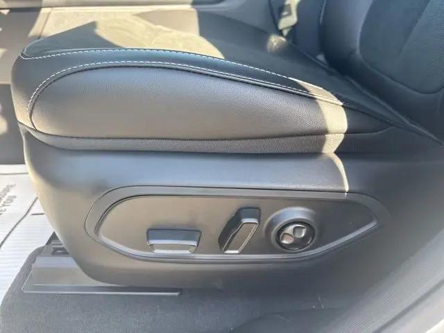 2026 Jeep Grand Cherokee Altitude 4x2