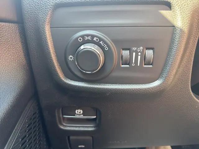2026 Jeep Grand Cherokee Altitude 4x2
