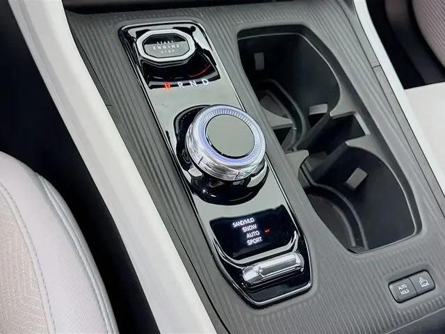 2026 Jeep Cherokee Laredo 4x4