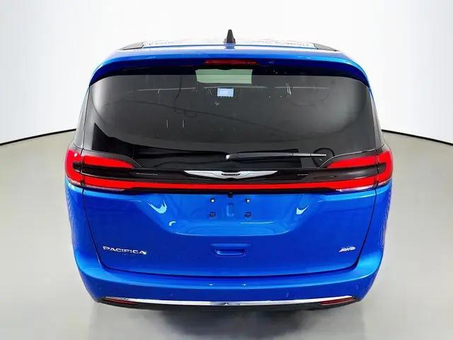 2026 Chrysler Pacifica Select AWD