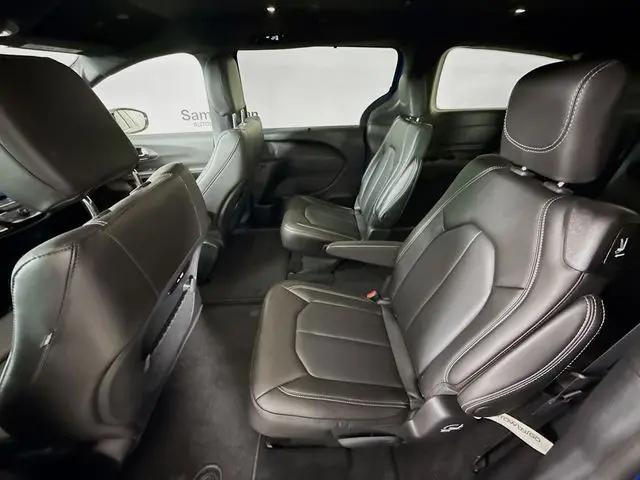 2026 Chrysler Pacifica Select AWD