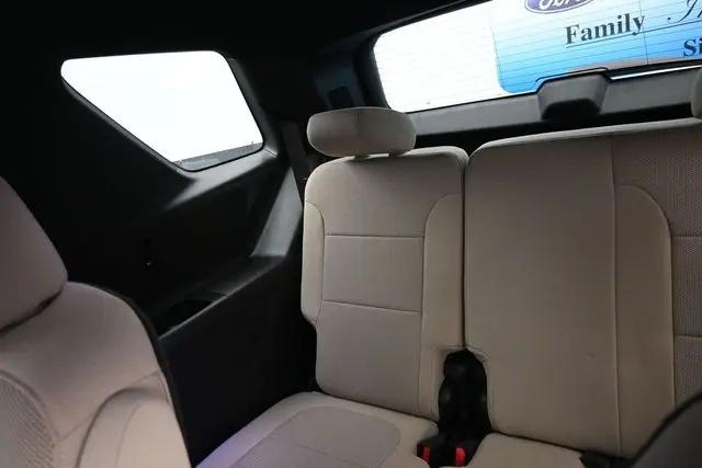 2023 Chevrolet Traverse FWD LT Cloth