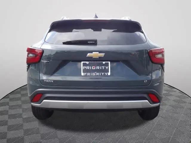 2025 Chevrolet Trax FWD LT