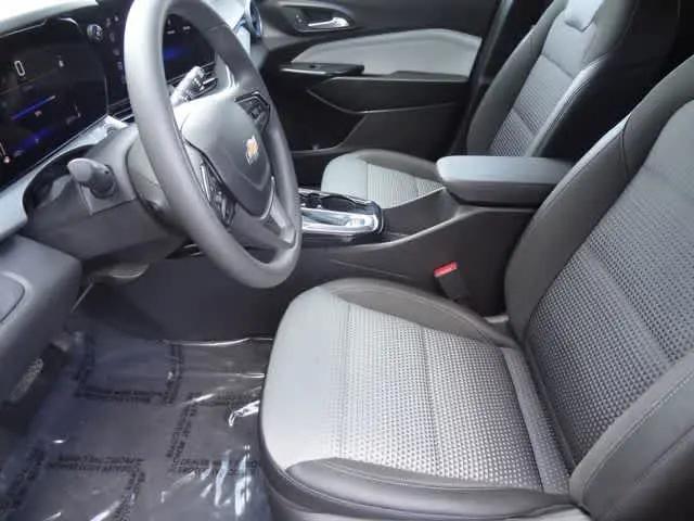 2025 Chevrolet Trax FWD LT