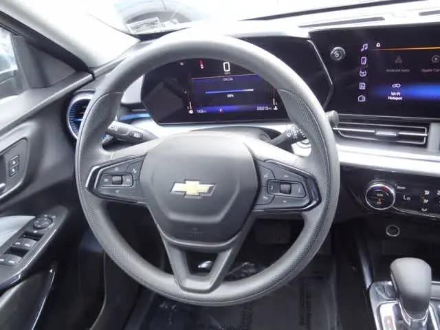 2025 Chevrolet Trax FWD LT
