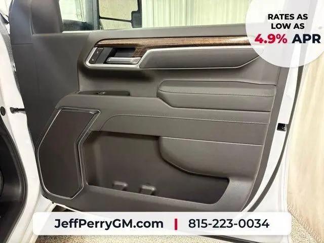 2026 GMC Sierra 2500HD Double Cab, Standard Bed, SLE, RWD