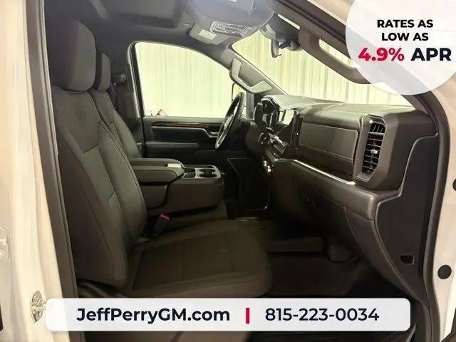 2026 GMC Sierra 2500HD Double Cab, Standard Bed, SLE, RWD