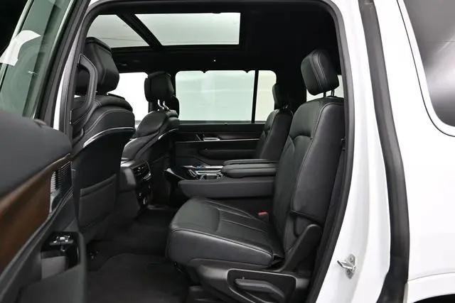 2023 Jeep Grand Wagoneer 4x4