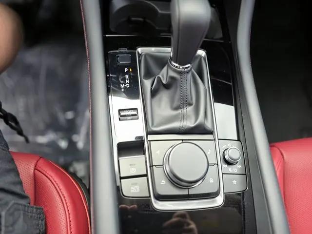 2026 Mazda Mazda3 2.5 S Carbon Edition
