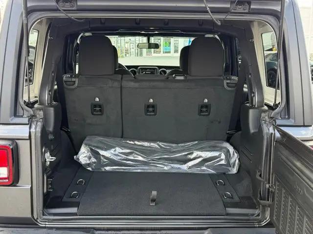 2023 Jeep Wrangler 4-Door Willys 4x4