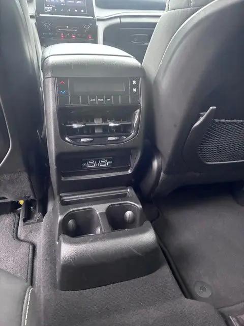 2023 Jeep Grand Cherokee L Laredo 4x4