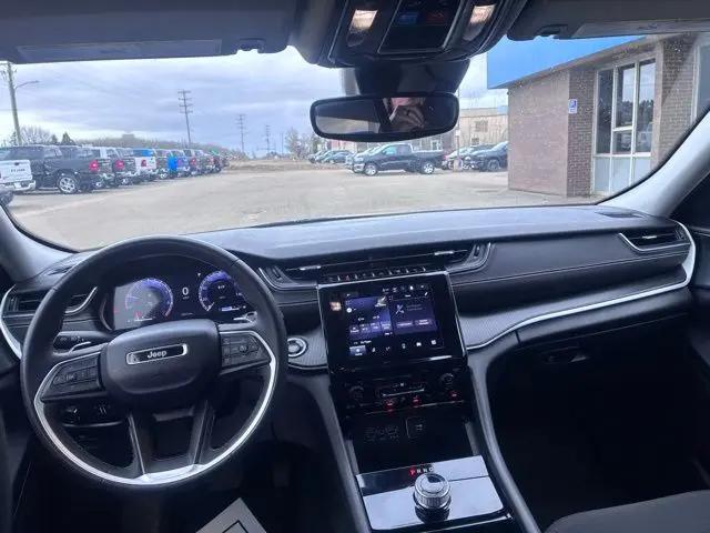 2023 Jeep Grand Cherokee L Laredo 4x4