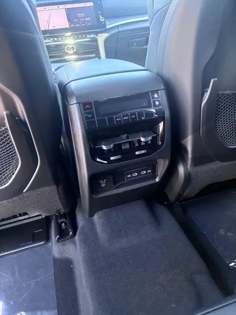 2026 Jeep Grand Cherokee L Altitude 4x4