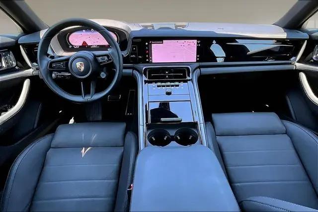 2025 Porsche Panamera 4