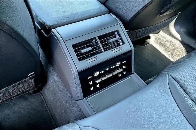 2025 Porsche Panamera 4