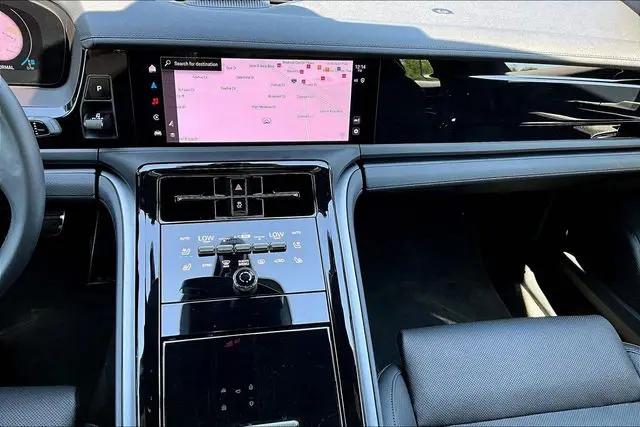 2025 Porsche Panamera 4