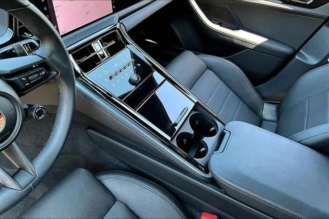 2025 Porsche Panamera 4