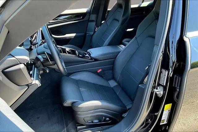 2025 Porsche Panamera 4