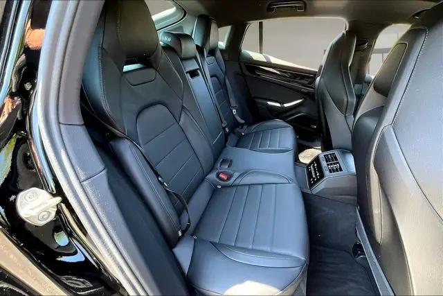 2025 Porsche Panamera 4
