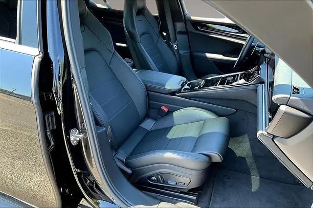 2025 Porsche Panamera 4