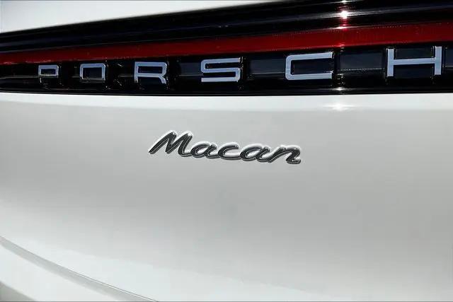 2026 Porsche Macan Macan