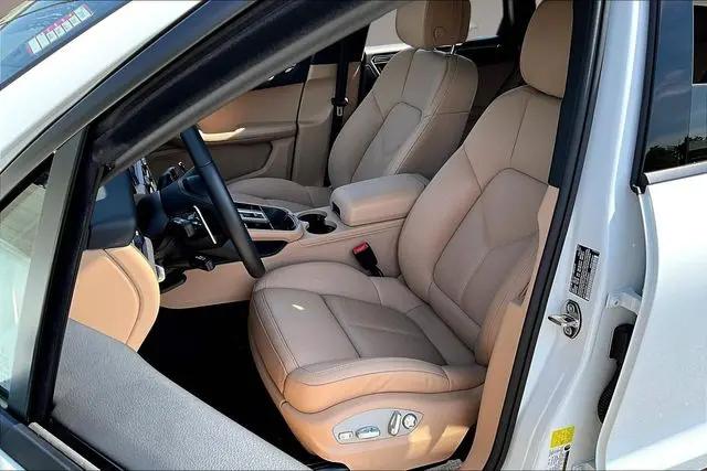 2026 Porsche Macan Macan