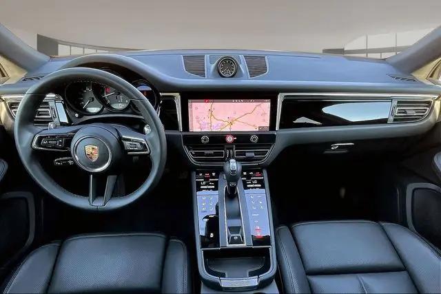 2025 Porsche Macan Macan