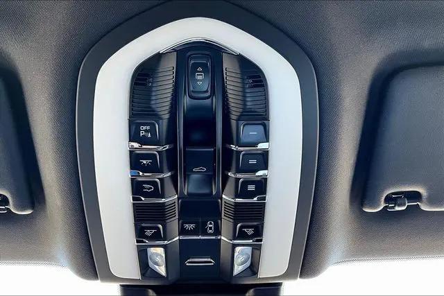 2025 Porsche Macan Macan