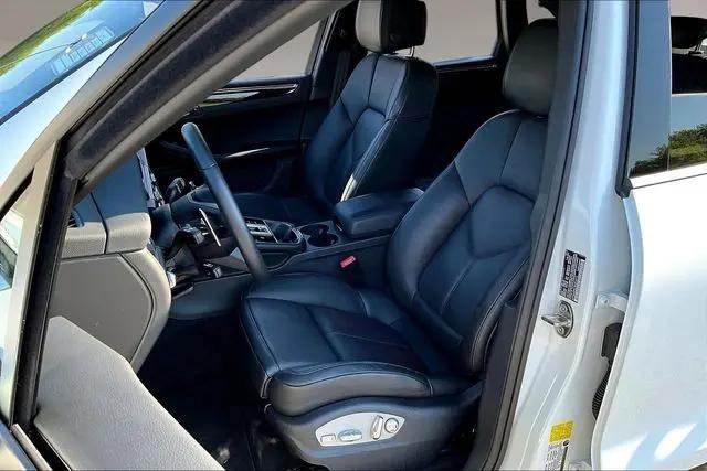 2025 Porsche Macan Macan