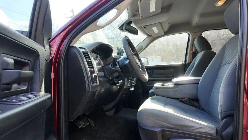 2018 Ram 1500 Express Quad Cab 4x4 6'4" Box