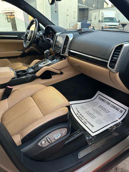 2017 Porsche Cayenne Base