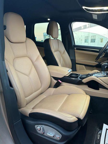 2017 Porsche Cayenne Base