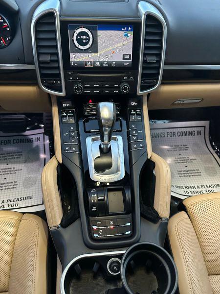 2017 Porsche Cayenne Base