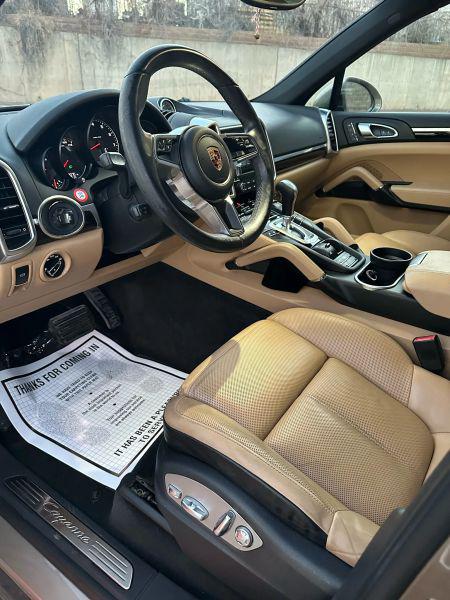 2017 Porsche Cayenne Base
