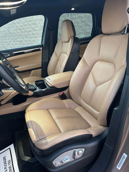 2017 Porsche Cayenne Base