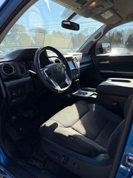 2017 Toyota Tundra SR5 5.7L V8