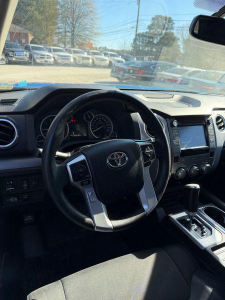2017 Toyota Tundra SR5 5.7L V8