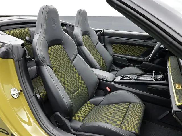 2026 Porsche 911 Carrera GTS Cabriolet