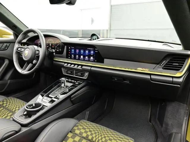 2026 Porsche 911 Carrera GTS Cabriolet