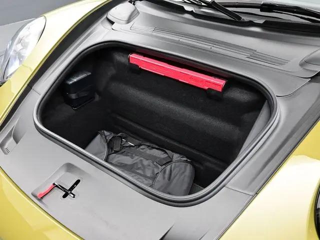 2026 Porsche 911 Carrera GTS Cabriolet