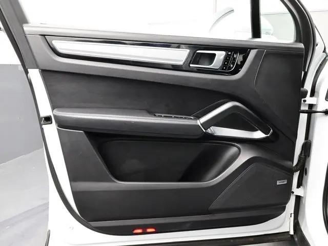 2021 Porsche Cayenne Turbo