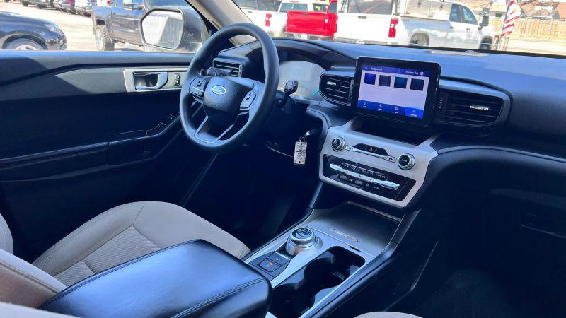 2023 Ford Explorer Base
