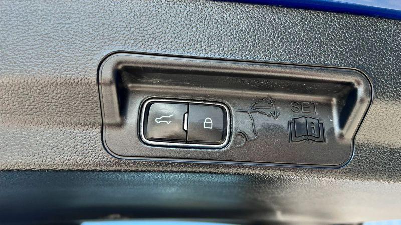 2023 Ford Explorer Base