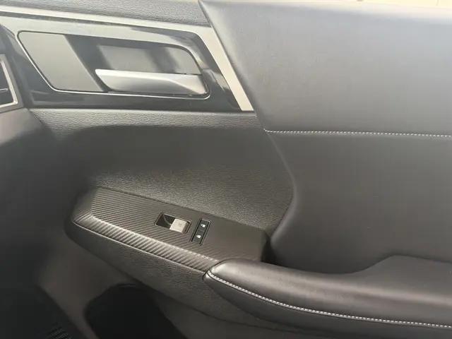 2025 Mitsubishi Outlander PHEV SE S-AWC