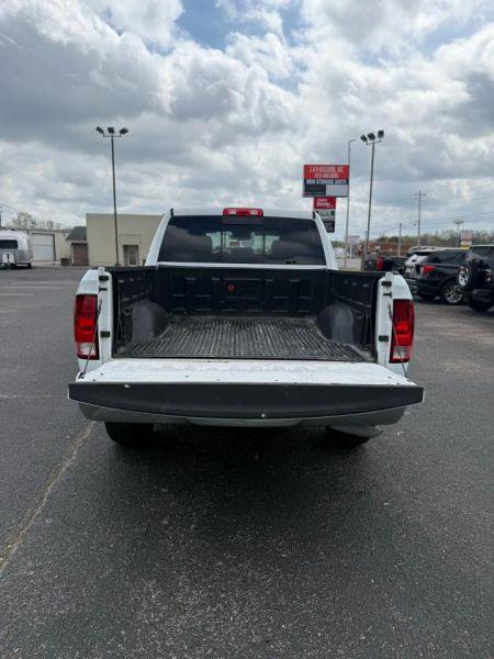 2018 Ram 1500 Big Horn Crew Cab 4x4 5'7" Box