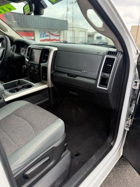 2018 Ram 1500 Big Horn Crew Cab 4x4 5'7" Box