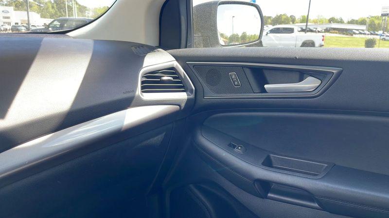 2022 Ford Edge SE