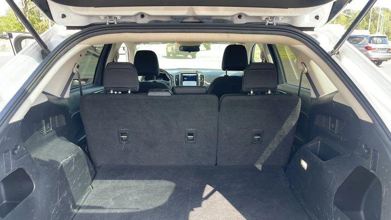 2022 Ford Edge SE