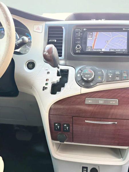 2014 Toyota Sienna XLE V6 8 Passenger