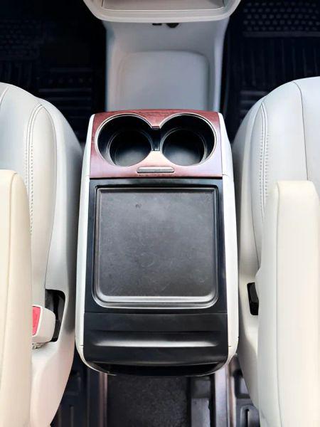 2014 Toyota Sienna XLE V6 8 Passenger